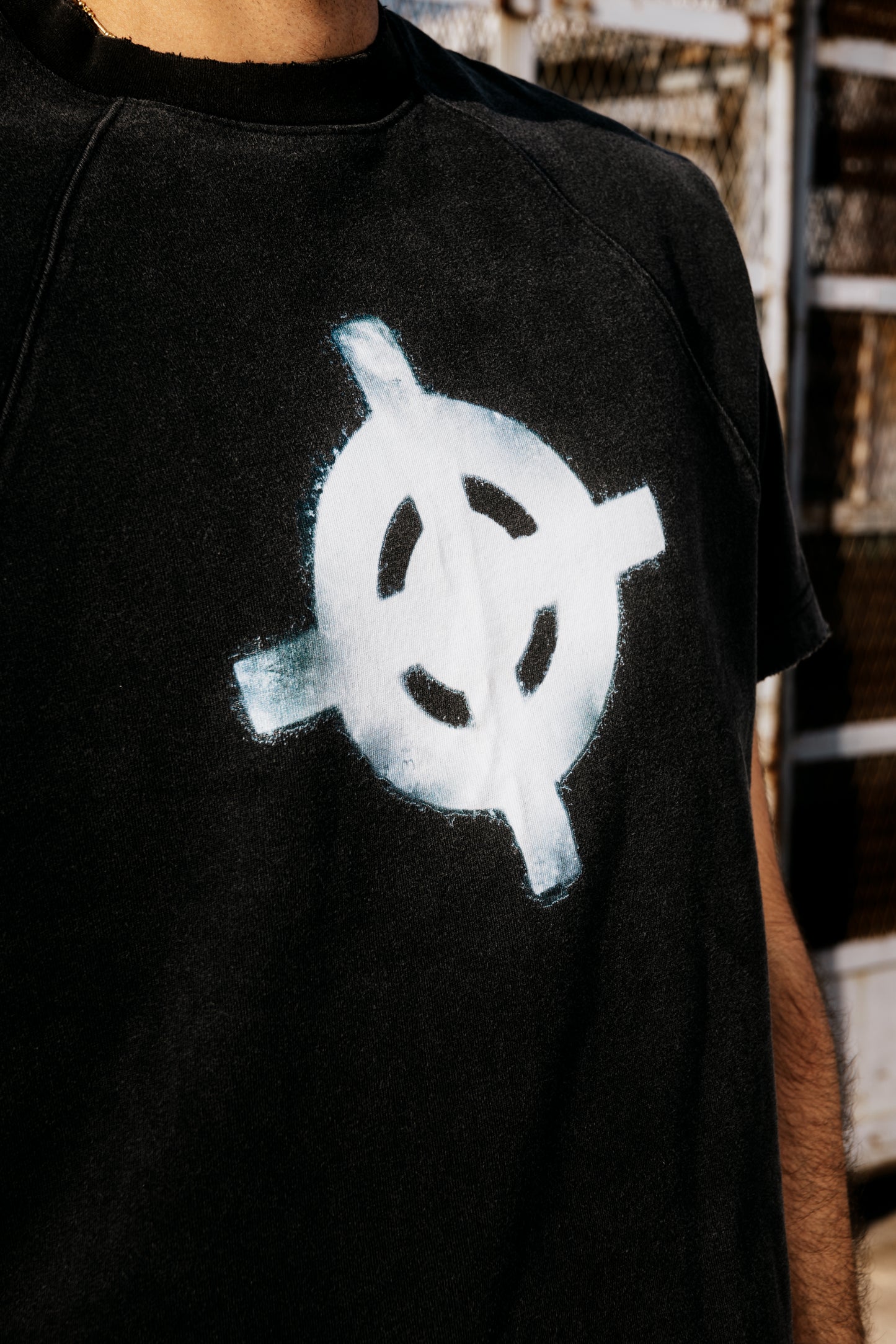 CROSSHAIR TEE